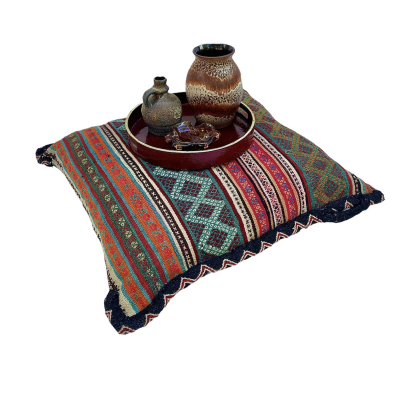 Wielka poducha otomana, kilim z orientalnym wzorem. Maroko